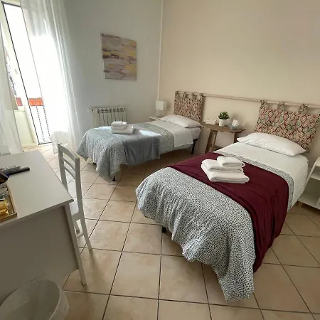 Pensjonat Punto Al Capo Intero O Stanze Matrimoniali Con Bagno Privato *